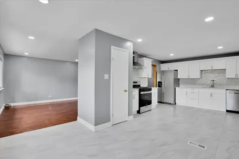 501 Lafayette Lane Hoffman Estates IL 60169
