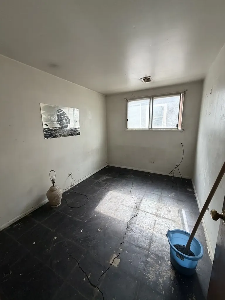 8620 South Baltimore Avenue Chicago IL 60617