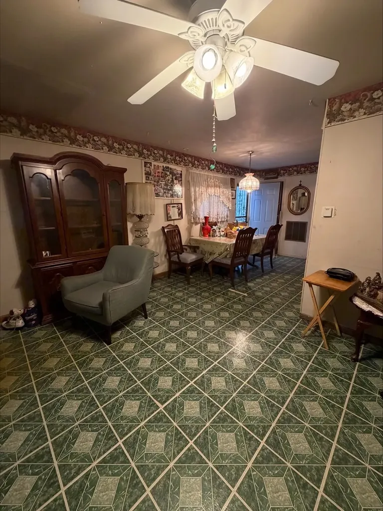 8620 South Baltimore Avenue Chicago IL 60617