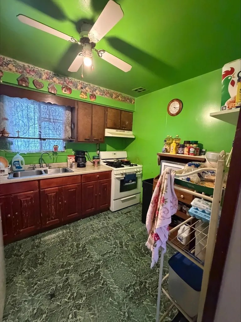 8620 South Baltimore Avenue Chicago IL 60617