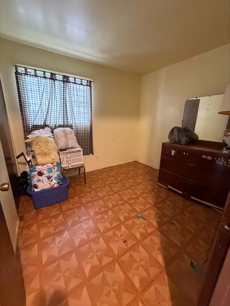 8620 South Baltimore Avenue Chicago IL 60617