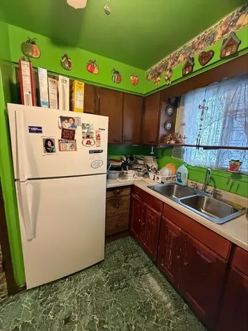 8620 South Baltimore Avenue Chicago IL 60617