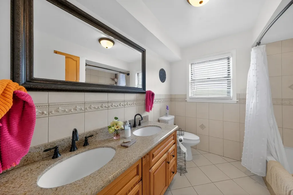 7941 Karlov Avenue Skokie IL 60076