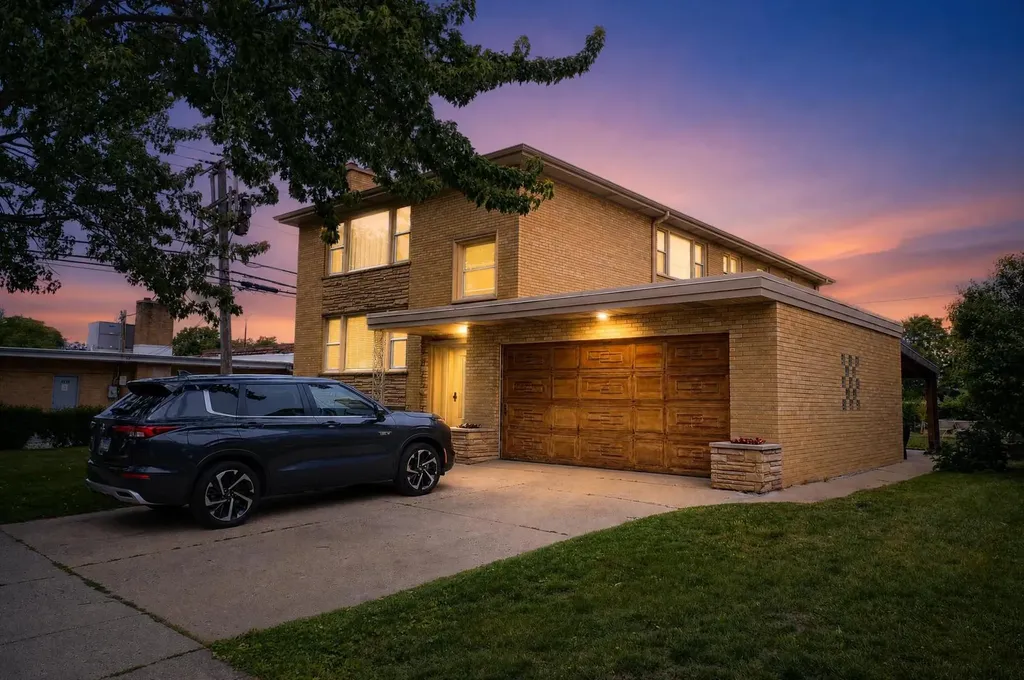 7941 Karlov Avenue Skokie IL 60076