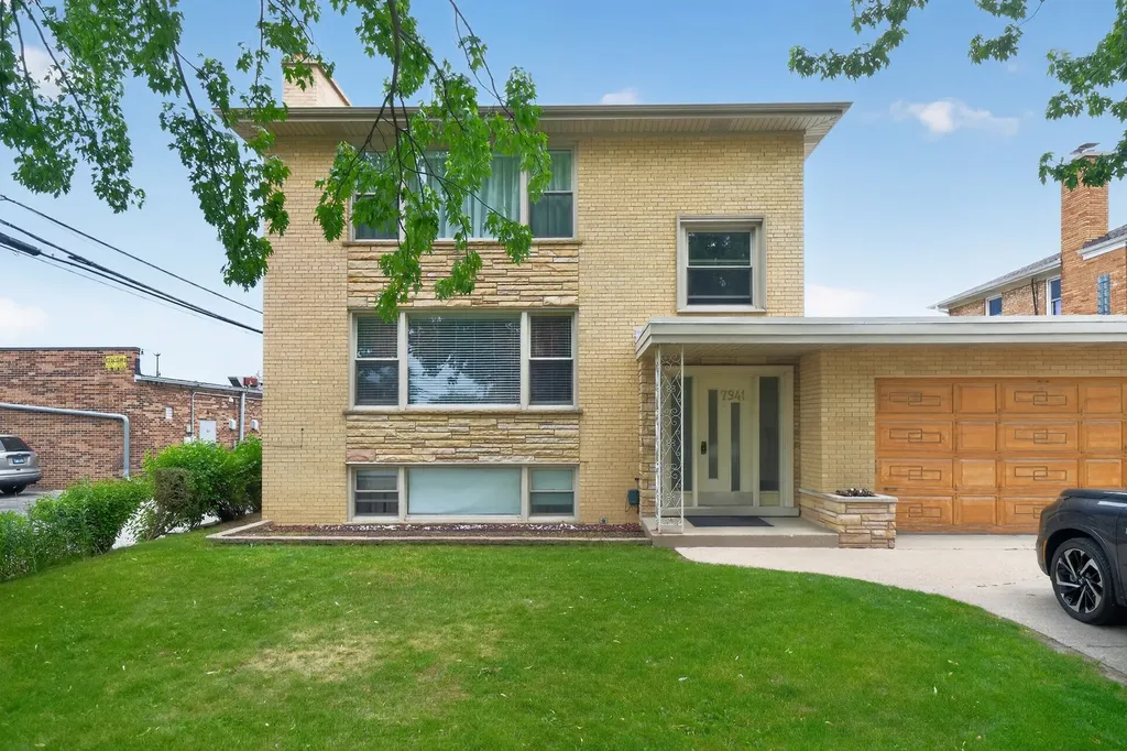 7941 Karlov Avenue Skokie IL 60076