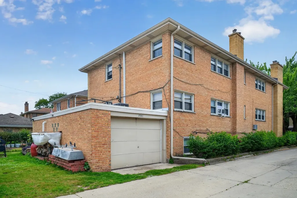 7941 Karlov Avenue Skokie IL 60076