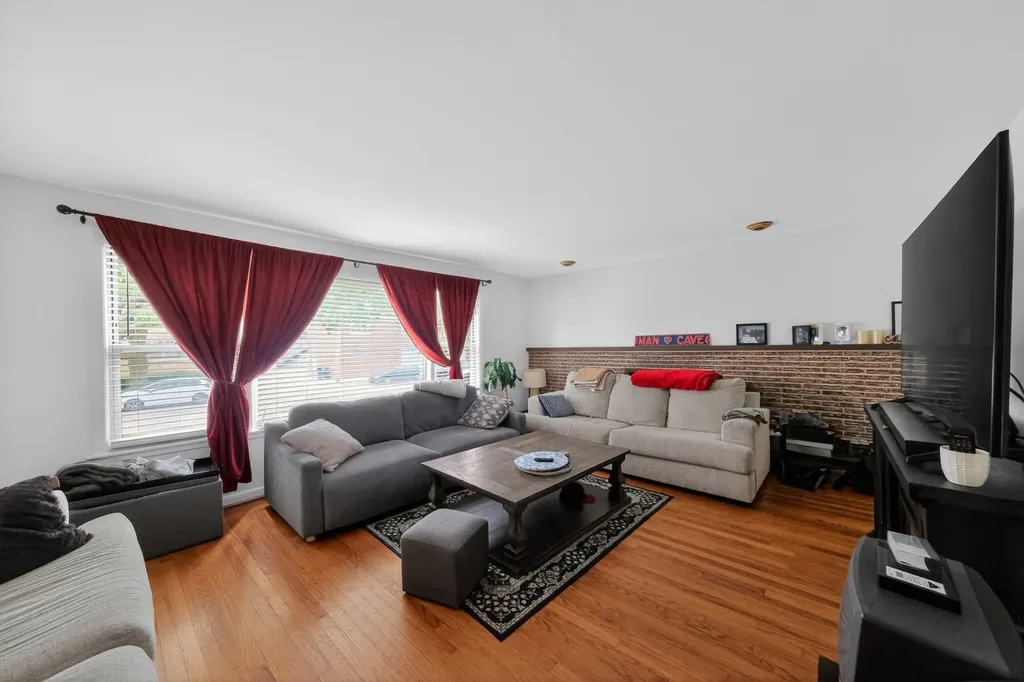 7941 Karlov Avenue Skokie IL 60076
