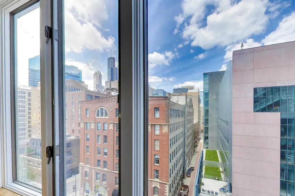 801 South Plymouth Court Chicago IL 60605