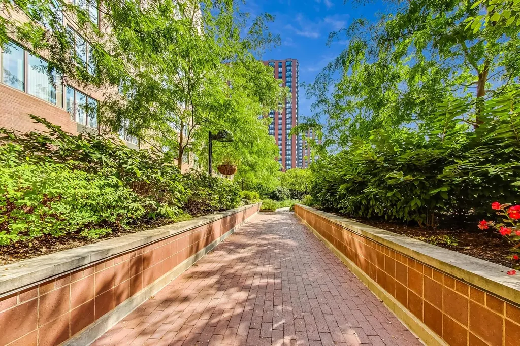 801 South Plymouth Court Chicago IL 60605