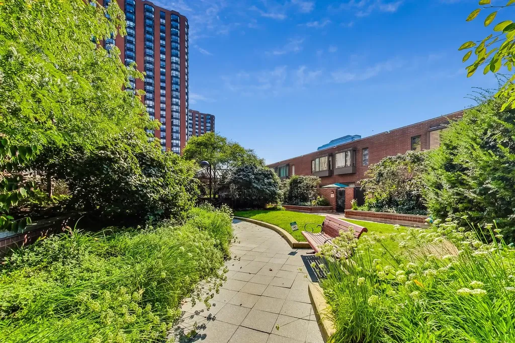 801 South Plymouth Court Chicago IL 60605
