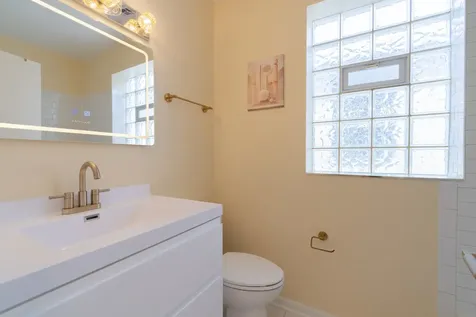2665 West Warren Boulevard Chicago IL 60612