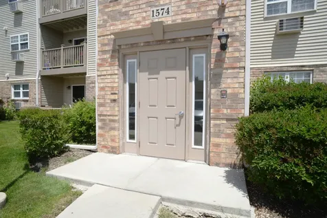 1574 West Crystal Rock Court Round Lake Beach IL 60073