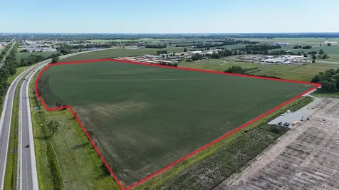 899 West 4000 Road S Kankakee IL 60901