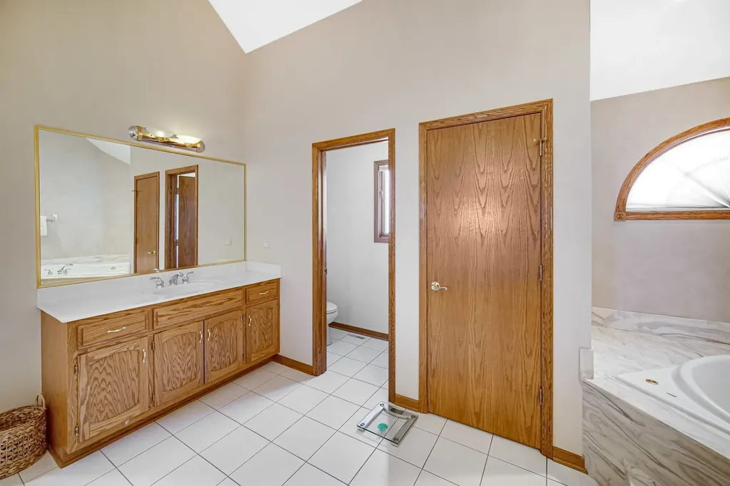 15538 Royal Glen Court Orland Park IL 60467
