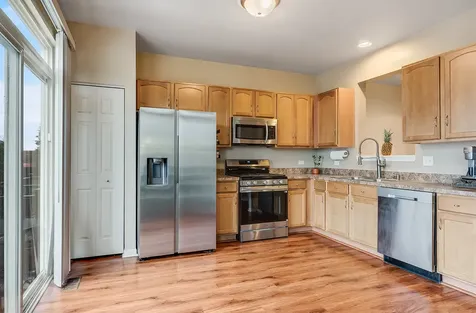 817 Summit Creek Drive Shorewood IL 60404