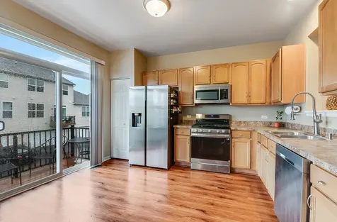 817 Summit Creek Drive Shorewood IL 60404