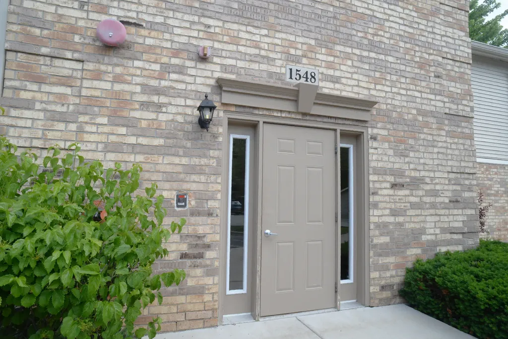 1548 West Sand Bar Court Round Lake Beach IL 60073