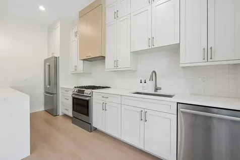 4939 North Damen Avenue Chicago IL 60625