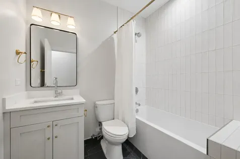 4939 North Damen Avenue Chicago IL 60625
