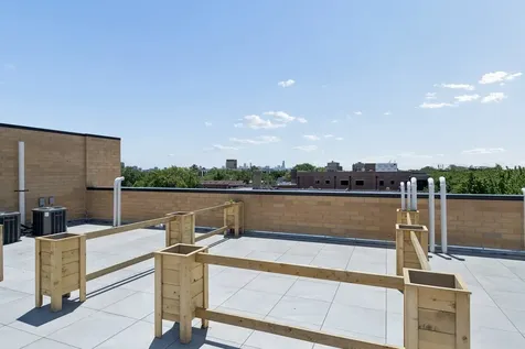4939 North Damen Avenue Chicago IL 60625