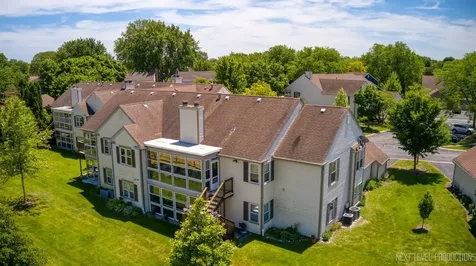 117 Dunham Place Common St. Charles IL 60174