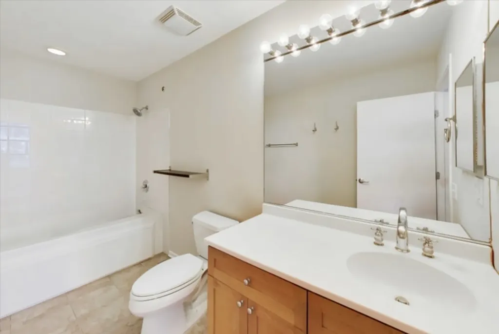 1631 South Michigan Avenue Chicago IL 60616