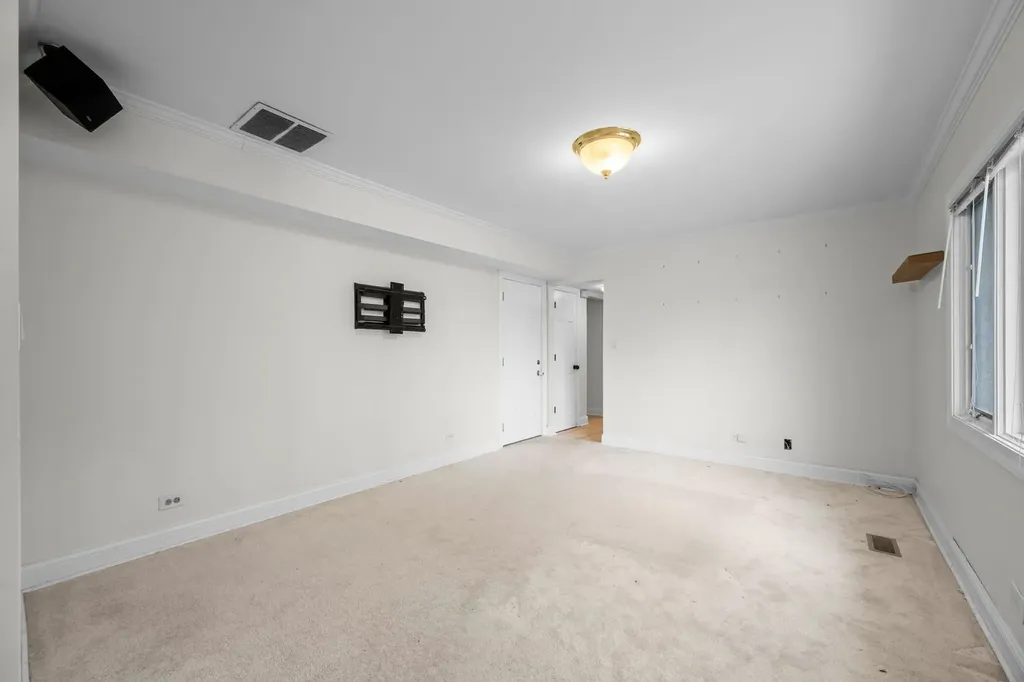 1925 Cloverdale Court Schaumburg IL 60194