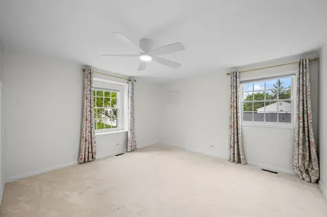 1925 Cloverdale Court Schaumburg IL 60194