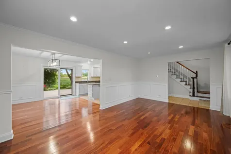 1925 Cloverdale Court Schaumburg IL 60194
