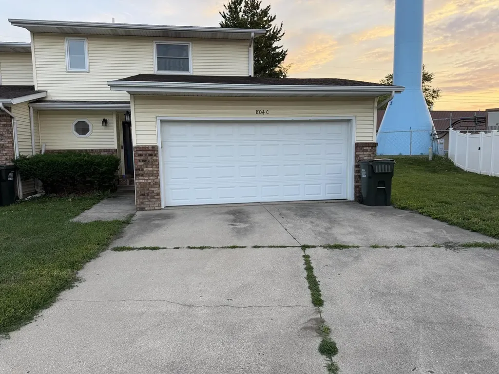 804 South Okaw Mahomet IL 61853