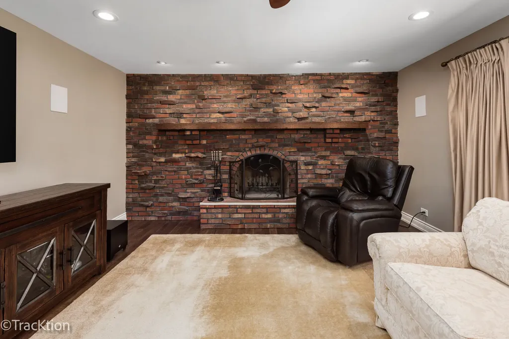 22W166 Mccarron Road Glen Ellyn IL 60137