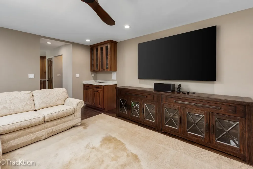 22W166 Mccarron Road Glen Ellyn IL 60137