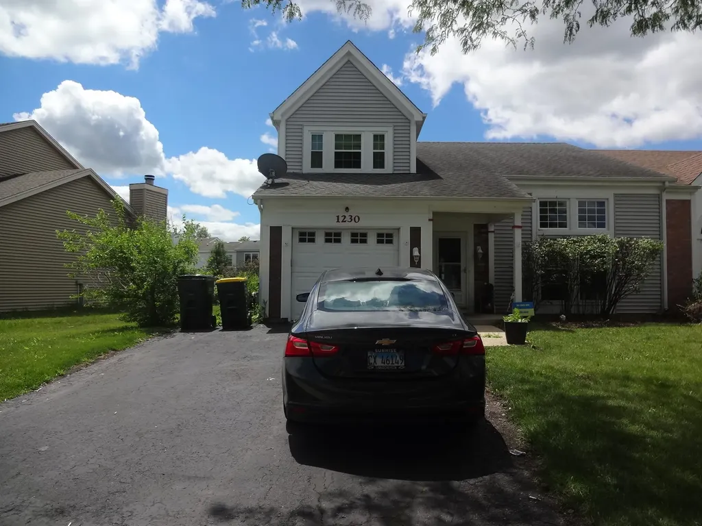 1230 Trinity Drive Carol Stream IL 60188