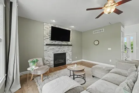 1401 Briarwood Lane Mahomet IL 61853