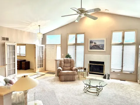 8821 Bluebird Drive Tinley Park IL 60487