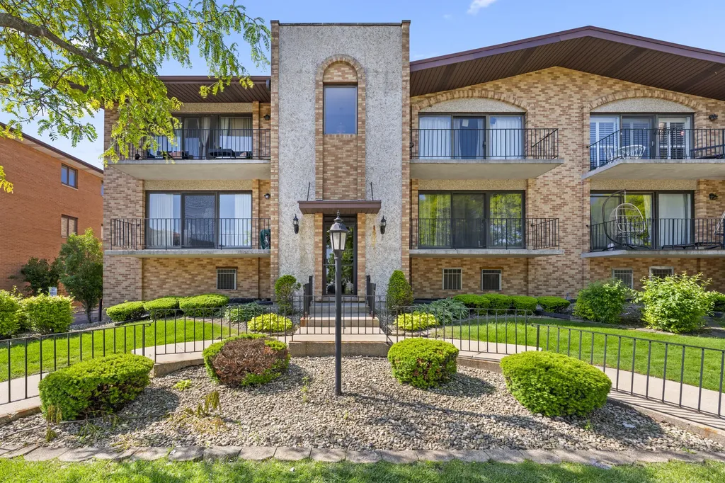 4101 West 93rd Street Oak Lawn IL 60453