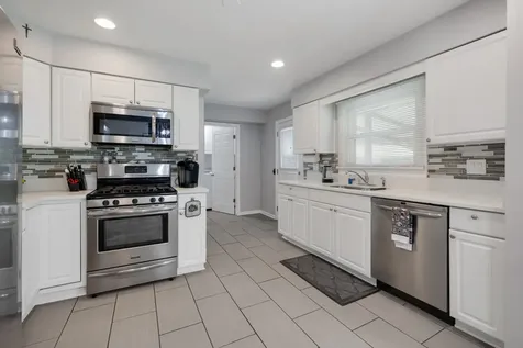 1116 Maple Lane Elk Grove Village IL 60007
