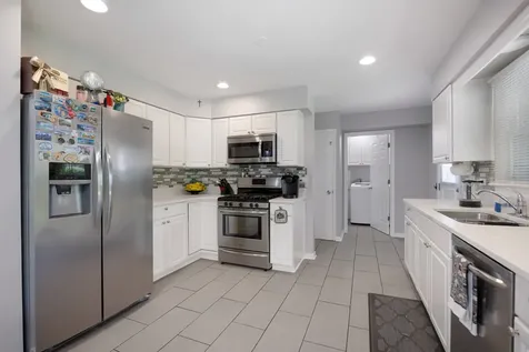 1116 Maple Lane Elk Grove Village IL 60007