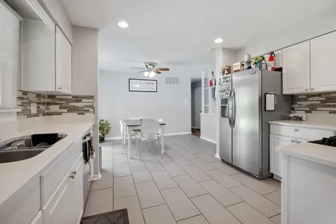 1116 Maple Lane Elk Grove Village IL 60007