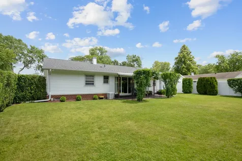 1116 Maple Lane Elk Grove Village IL 60007