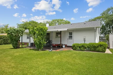 1116 Maple Lane Elk Grove Village IL 60007