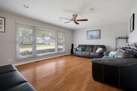 1116 Maple Lane Elk Grove Village IL 60007