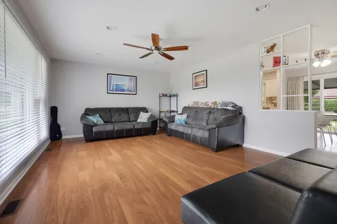 1116 Maple Lane Elk Grove Village IL 60007