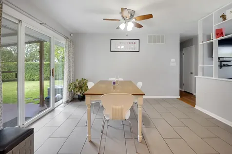 1116 Maple Lane Elk Grove Village IL 60007