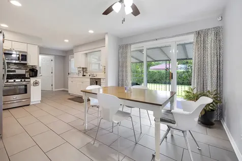 1116 Maple Lane Elk Grove Village IL 60007