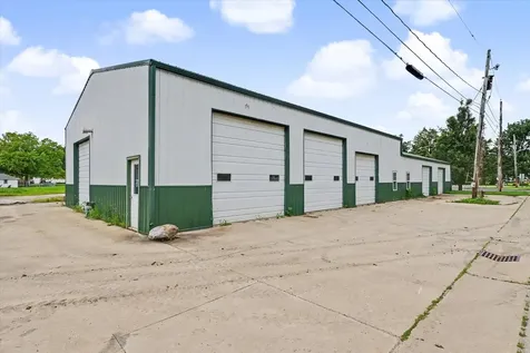 809 North Main Street Farmer City IL 61842