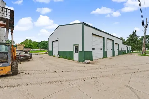 809 North Main Street Farmer City IL 61842