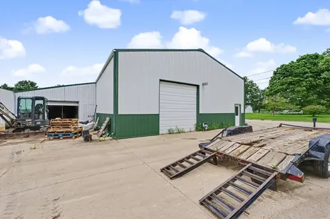 809 North Main Street Farmer City IL 61842