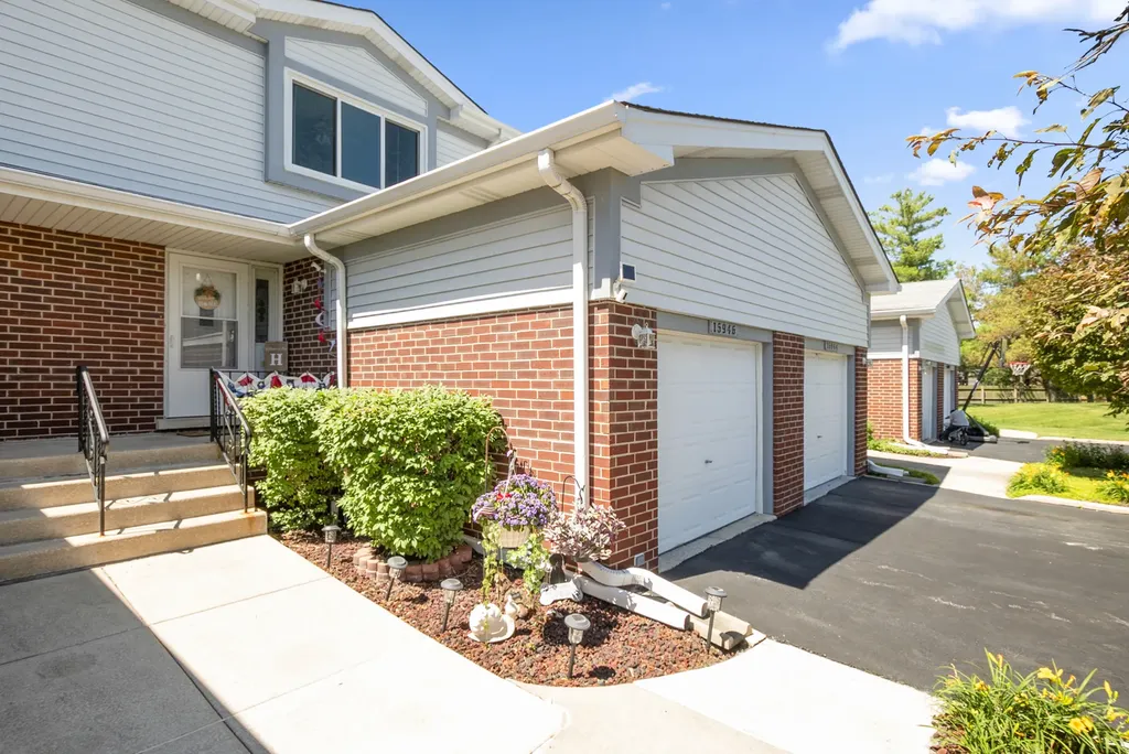 15946 Ashford Court Tinley Park IL 60477