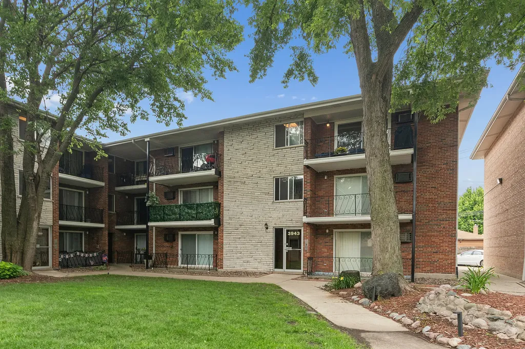 3943 West 104th Street Chicago IL 60655